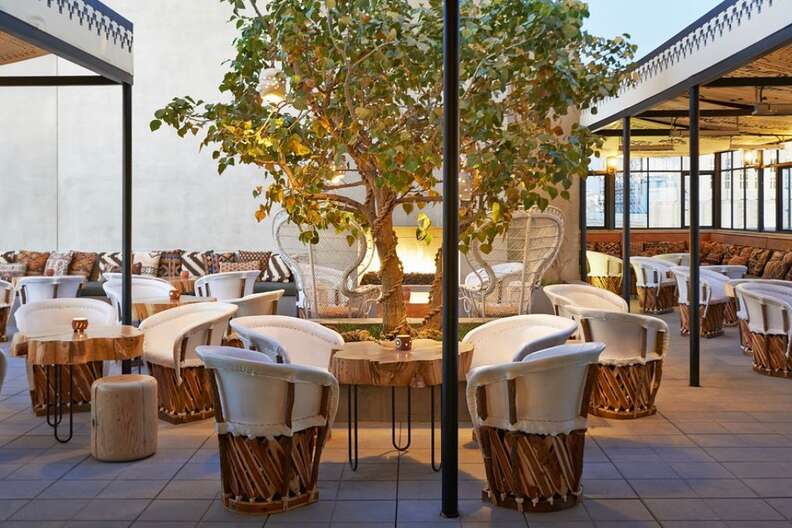 Best Rooftop Bars In Los Angeles Cool Places To Drink With A View Thrillist