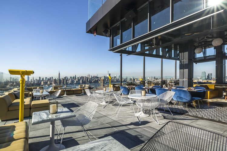 Super Bowl Sunday Party - Rooftop Bar NYC - New York's largest indoor and  outdoor bar