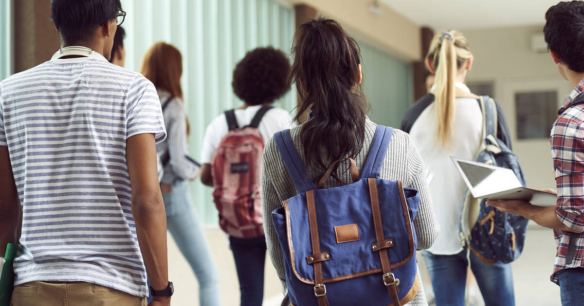 Florida High School Alters Girls Yearbook Photos To Cover Up Their Chests Nowthis