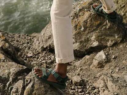 monteren Gom heilige Best Sandals For Hiking: Comfortable & Durable Sandals to Buy Now -  Thrillist