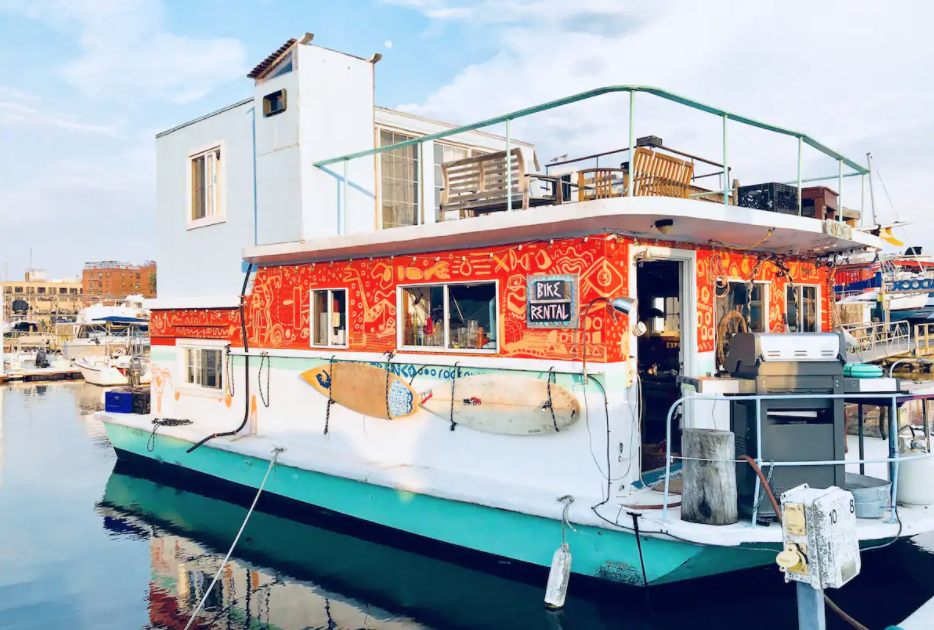 Cass-N-Reel Luxury Houseboat - Houseboats for Rent in Kent Narrows,  Maryland, United States - Airbnb