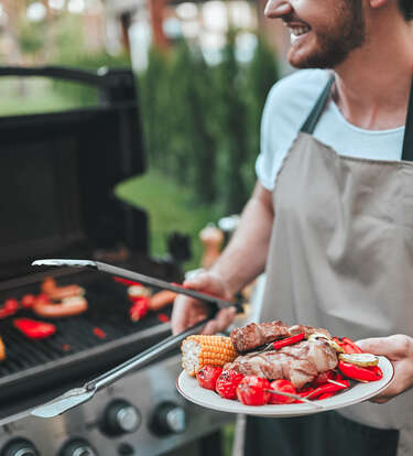 Griller's Choice Grill Basket - Large Non-Stick Commercial Skillet with Handle for Outdoor Grilling.