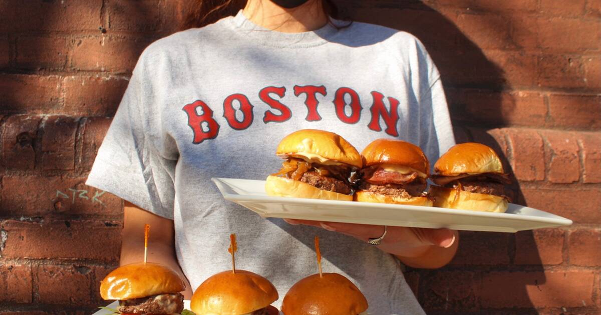 Best Restaurants Near Fenway Park Cornwall S Bleacher Bar More Thrillist