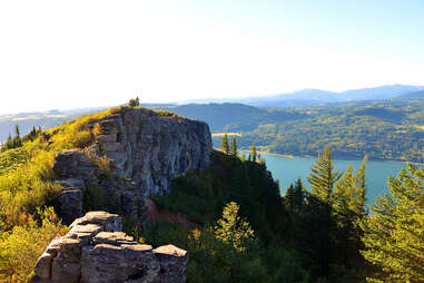 Angels Rest, a beautiful hike in Oregon's Columbia River Gorge