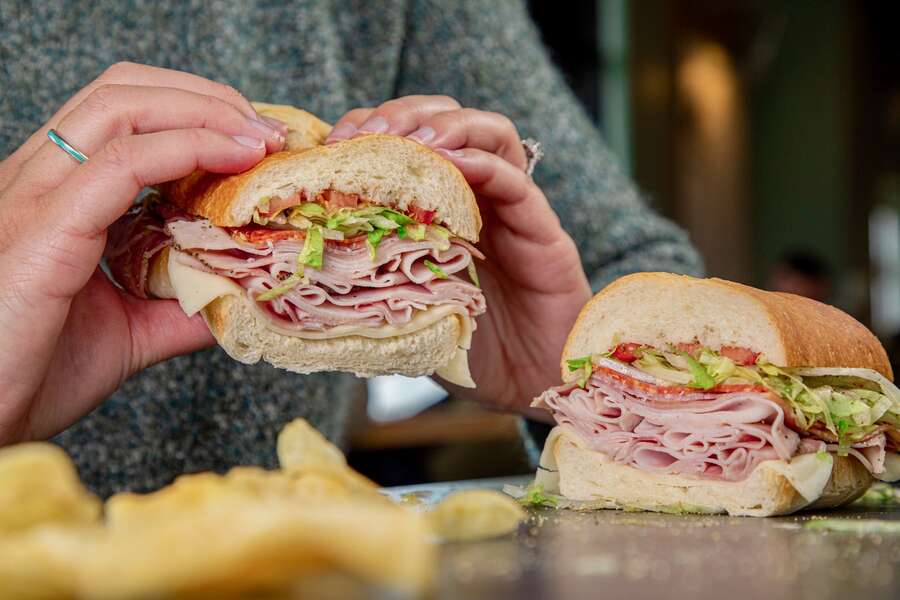 Food at Newark Airport: A Comprehensive Guide for Travelers