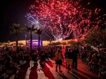 Las Vegas 4th Of July Fireworks 2021 Where To Watch Start Time More Thrillist Las Vegas 4th Of July Fireworks 2021 Where To Watch Start Time More Thrillist