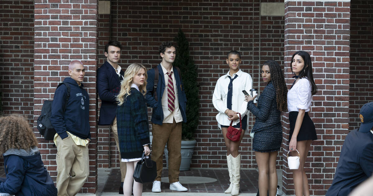 How to Dress Like the Characters on the Gossip Girl RebootHelloGiggles