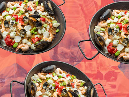 seafood paella weekend project recipe recipes diy thrillist spanish food shrimp mussels fish scallops lobster
