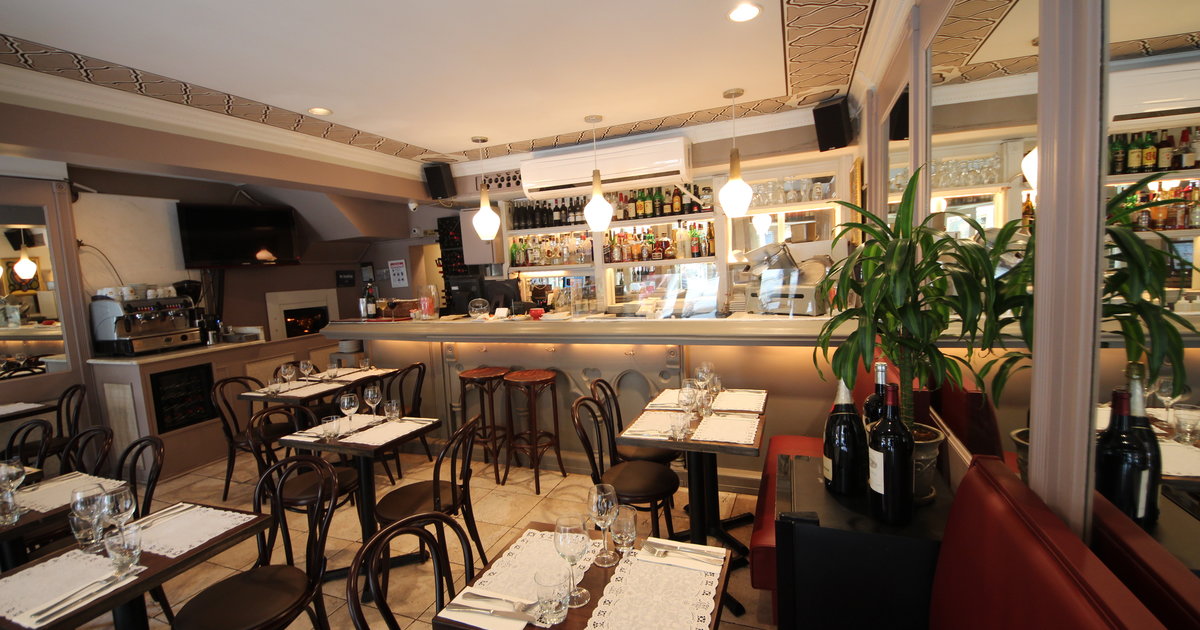 Piccola Cucina Enoteca Drink Thrillist New York