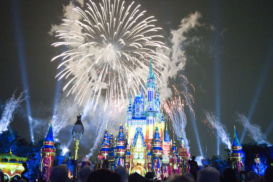 Disney World & Disneyland Require Masks Indoors Again Thrillist