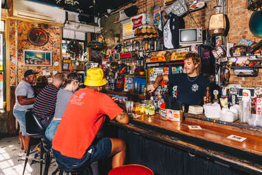 NYC's Best Party-Dive Bars - PUB CRAWL NEW YORK