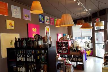 Lucio/ Wine Shop