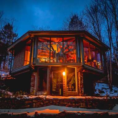 An octagonal glass treehouse in the Berkshires