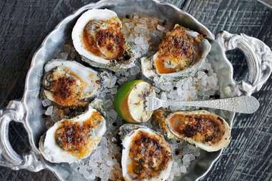 Caracol oysters