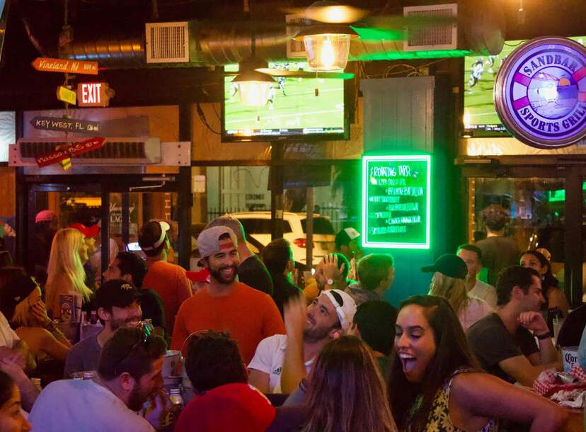 Best Places to Watch Football in Miami: Where to Tailgate & Watch the  Dolphins - Thrillist