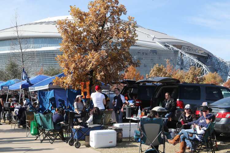 Dallas/Ft. Worth Alumni Network Cowboy/Bears tailgate