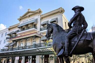 Menger Hotel