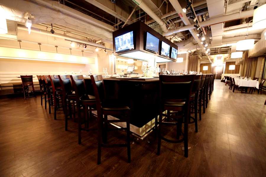 Ovie Bar &amp; Grill: A Restaurant in Chicago, IL - Thrillist