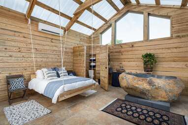 “Naturalist boudoir” in southeast Texas
