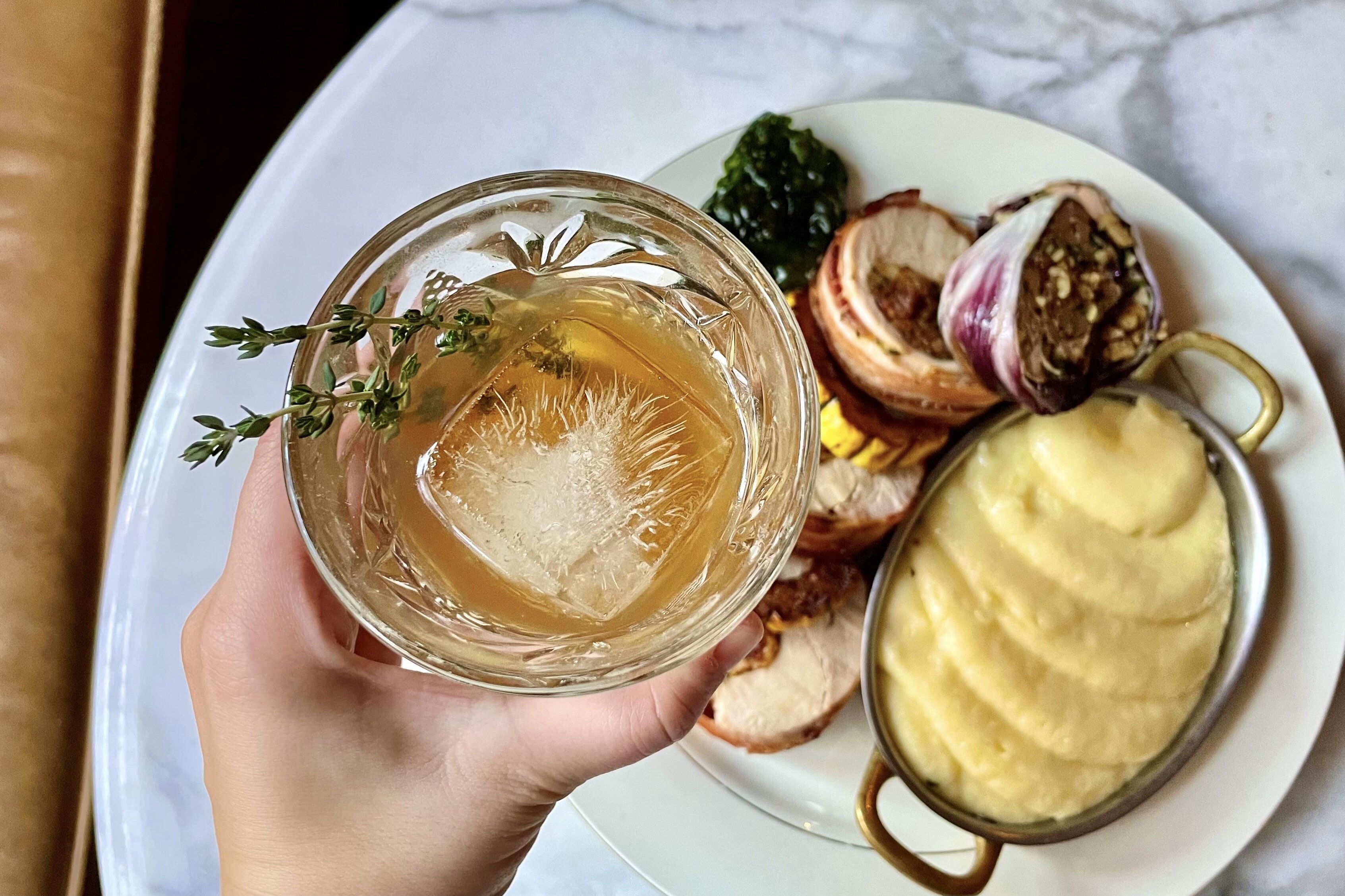 OAK Long Bar + Kitchen