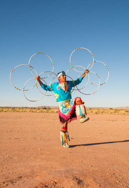 A Navajo Hoop Dancer Shares His Native American Pow Wow Story Thrillist 