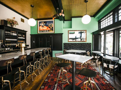 bar