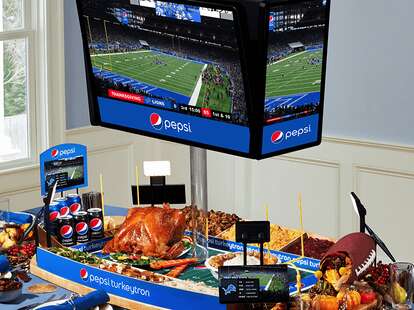 Pepsi Turkeytron Sweepstakes: Watch Football During Thanksgiving Dinner -  Thrillist