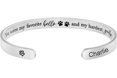 Bracelet with dogs outlet name