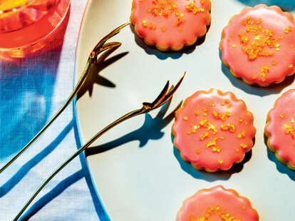 Spiced Shortbread Cookies: Almost Too Pretty to Eat