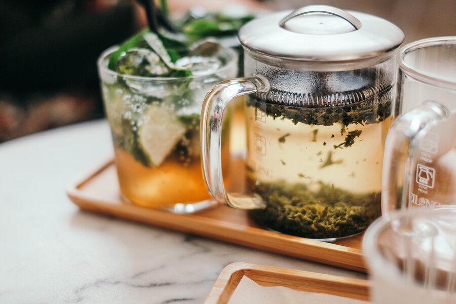 How to Make Cannabis Tea: Healthy Recipes for DIY Cannabis-Infused Tea -  Thrillist