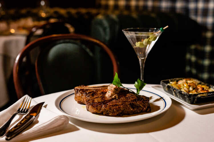 Christmas Dinner Restaurants 2022 Houston Tx Houston Restaurants Open On Christmas Day & During The Holidays - Thrillist