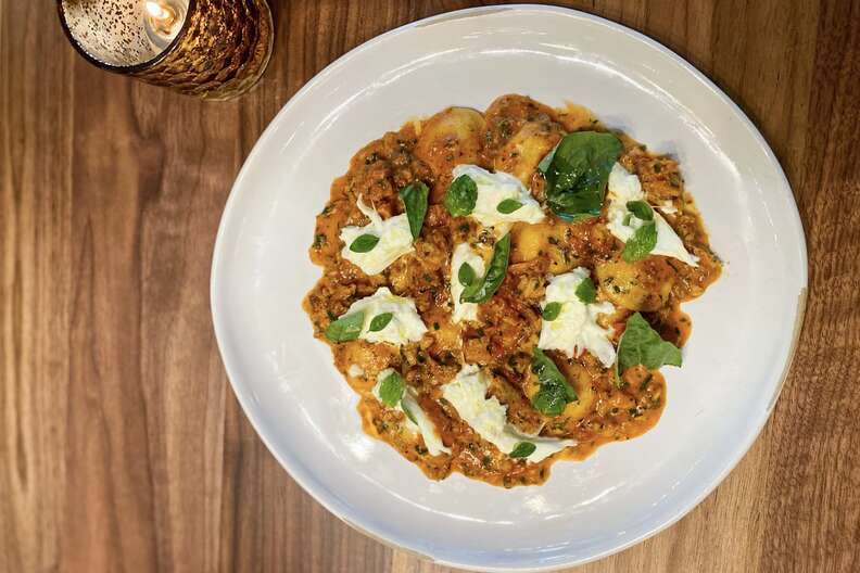 Restaurants Open On Christmas Day 2022 Near Nashville Or Cool Springs Nashville Restaurants Open Through Christmas & The Holiday Season -  Thrillist