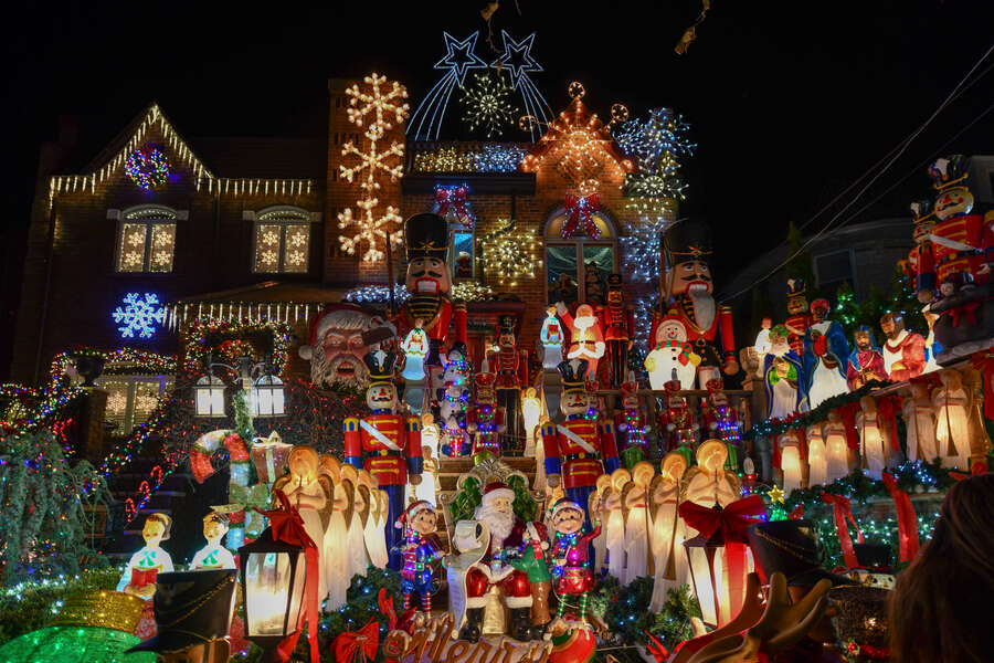 Christmas Lights: Best Decorated Streets in the Nation - Thrillist