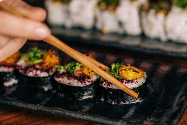 Daiso's super-easy, super-cheap sushi maker lets you make sushi