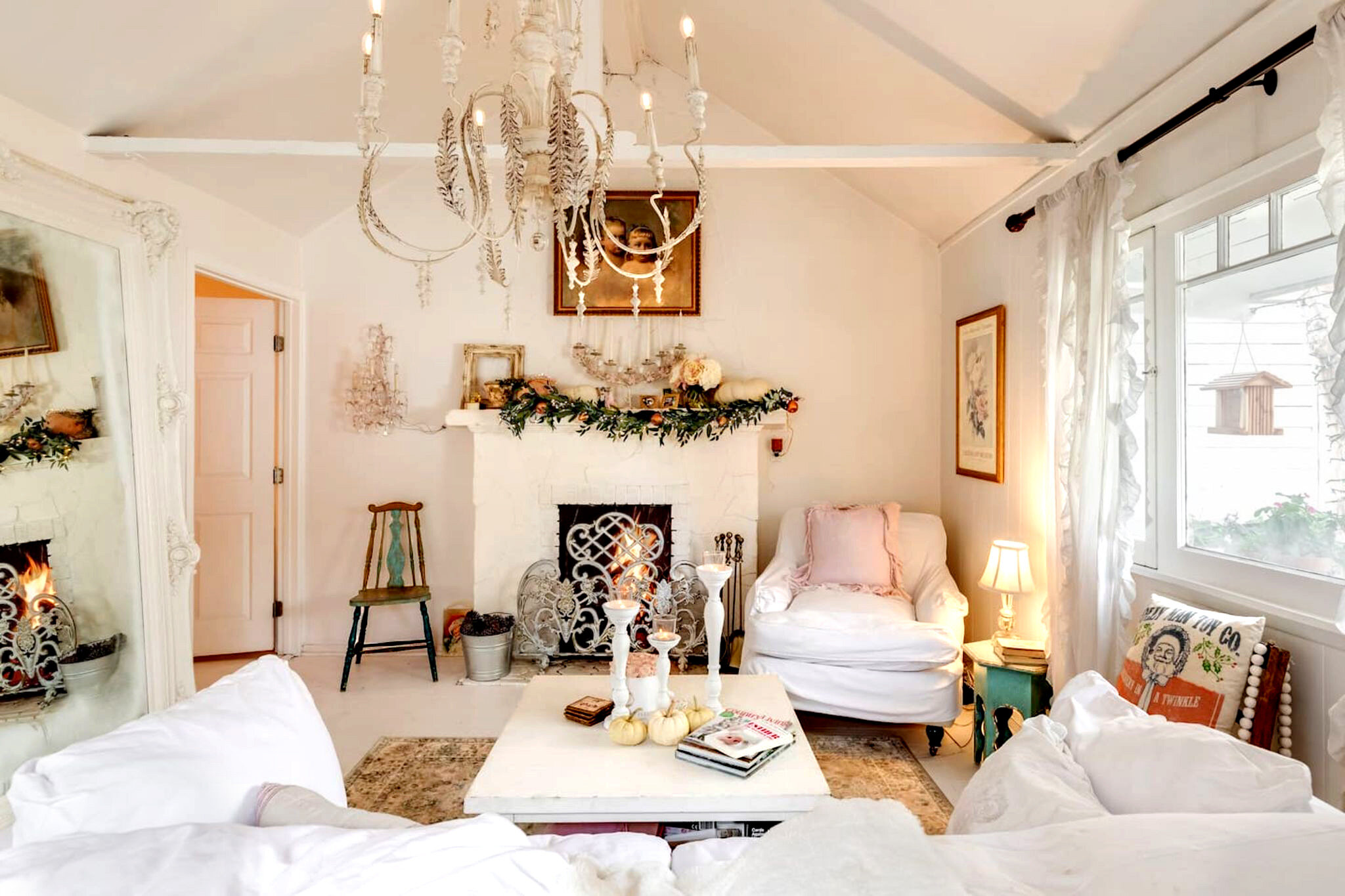 11 Cozy Airbnbs That Are Straight Out of Fairytales