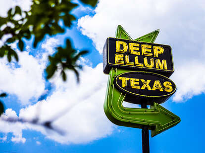 https://enterprise.shutterstock.com/image-photo/dallas-circa-june-2014-deep-ellum-520752286