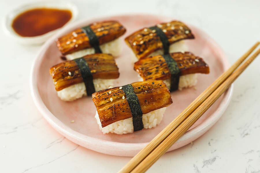 How to Make Vegetarian and Vegan-Friendly Sushi - Thrillist