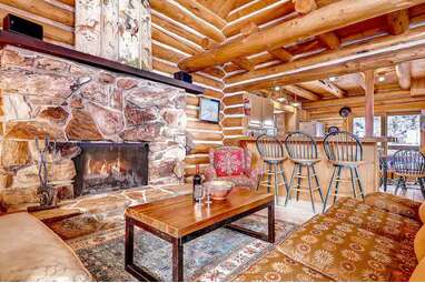 Spacious log cabin with Mt. Superior views