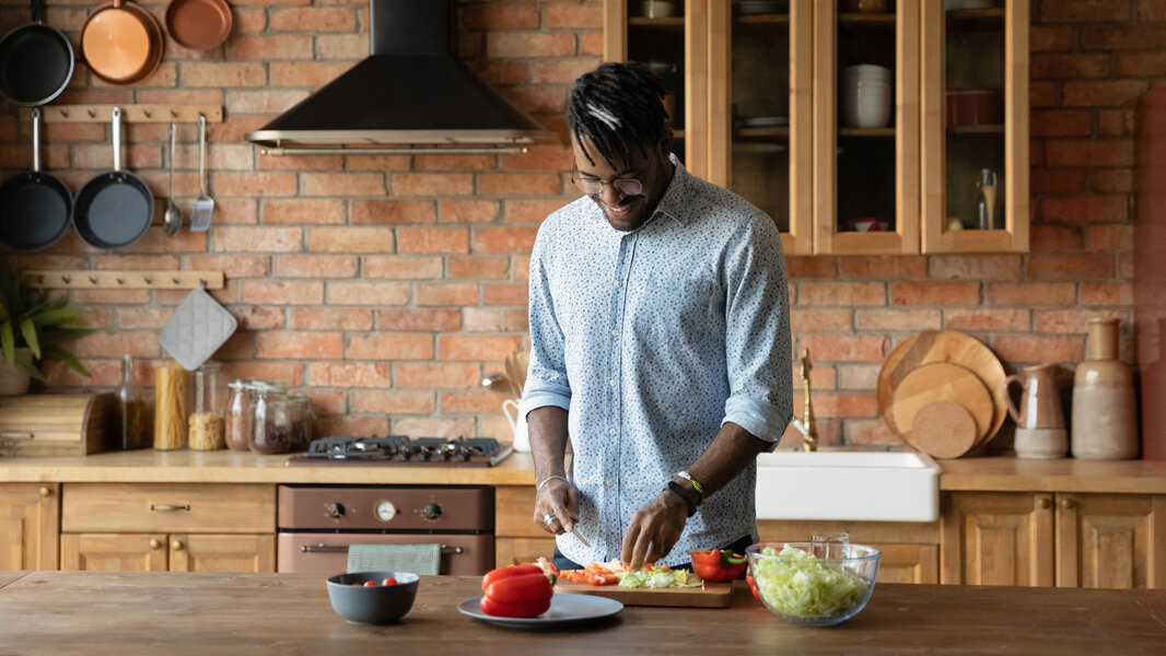 Clean Look Cooks How to Keep Your Kitchen Clean As You Cook - Thrillist