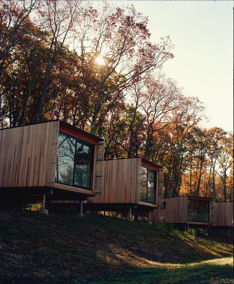 Escape Into The Woods At These Cozy Cabins Across The US - Thrillist 7 piaule