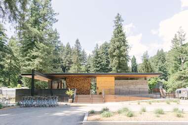 Escape Into The Woods At These Cozy Cabins Across The US - Thrillist 9 AutoCamp