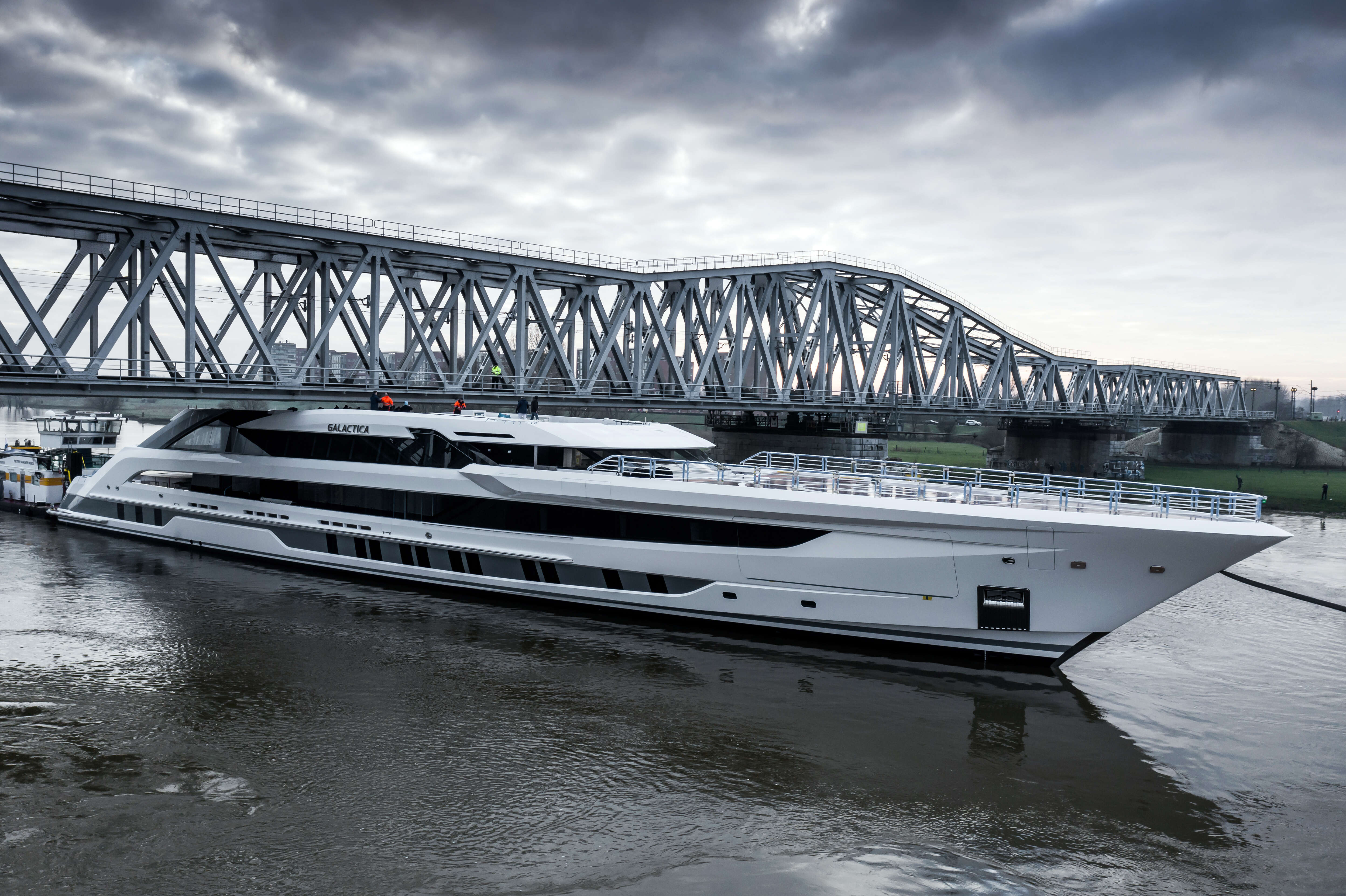 262-Foot Superyacht Barely Squeezes Under Dutch Bridge - Thrillist