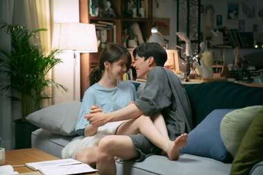 Sexiest Shows on Netflix, & Other Streaming Sites to Watch Now - Thrillist