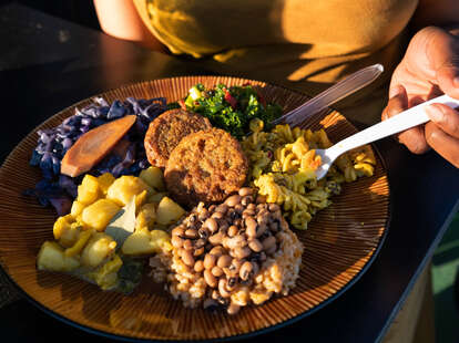 How to Hand-Painting Your Kitchen Plates: A DIY Guide - Thrillist