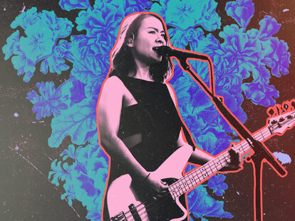 mitski, mitski playing guitar