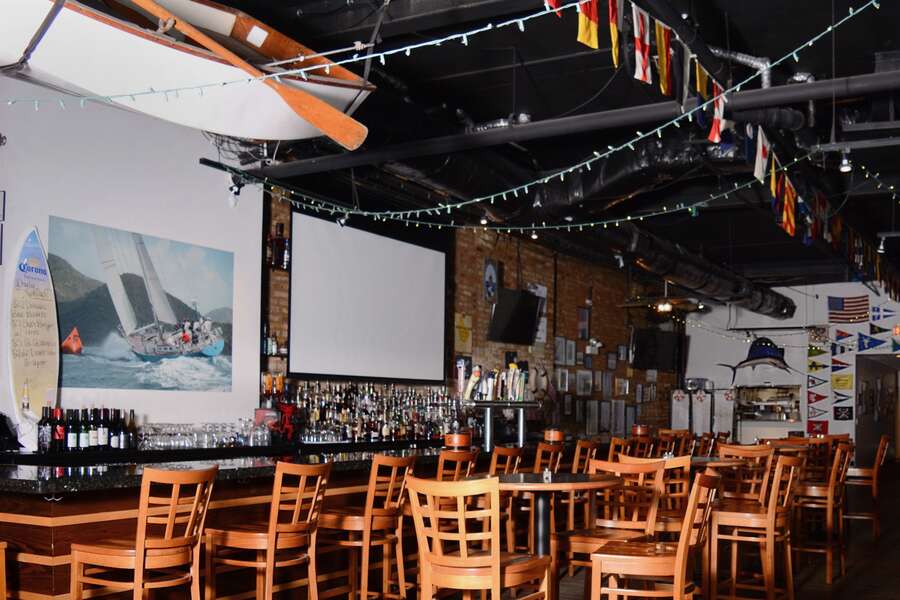 Weather Mark Tavern: A Restaurant in Chicago, IL - Thrillist