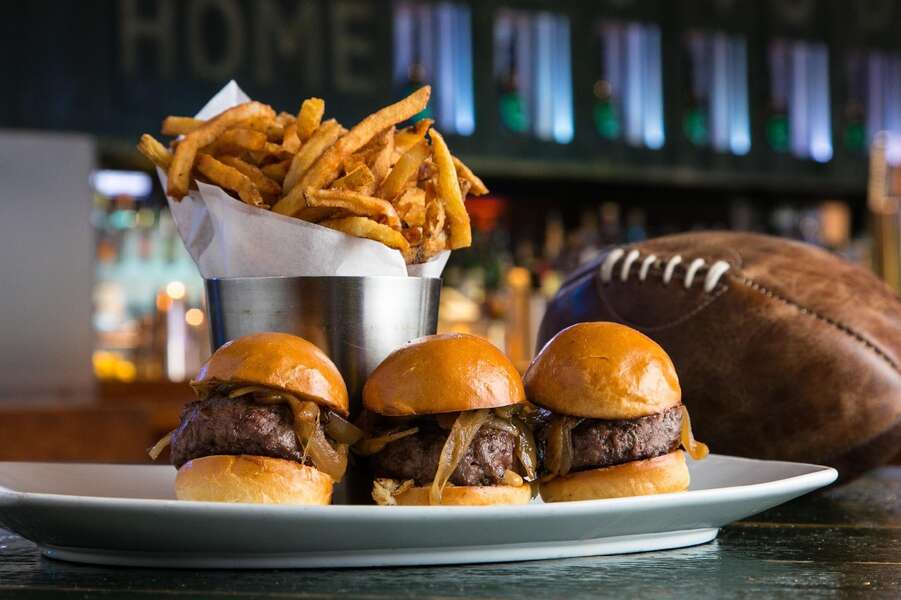 The 15 Best Sports Bars in NYC for Watching the Big Game
