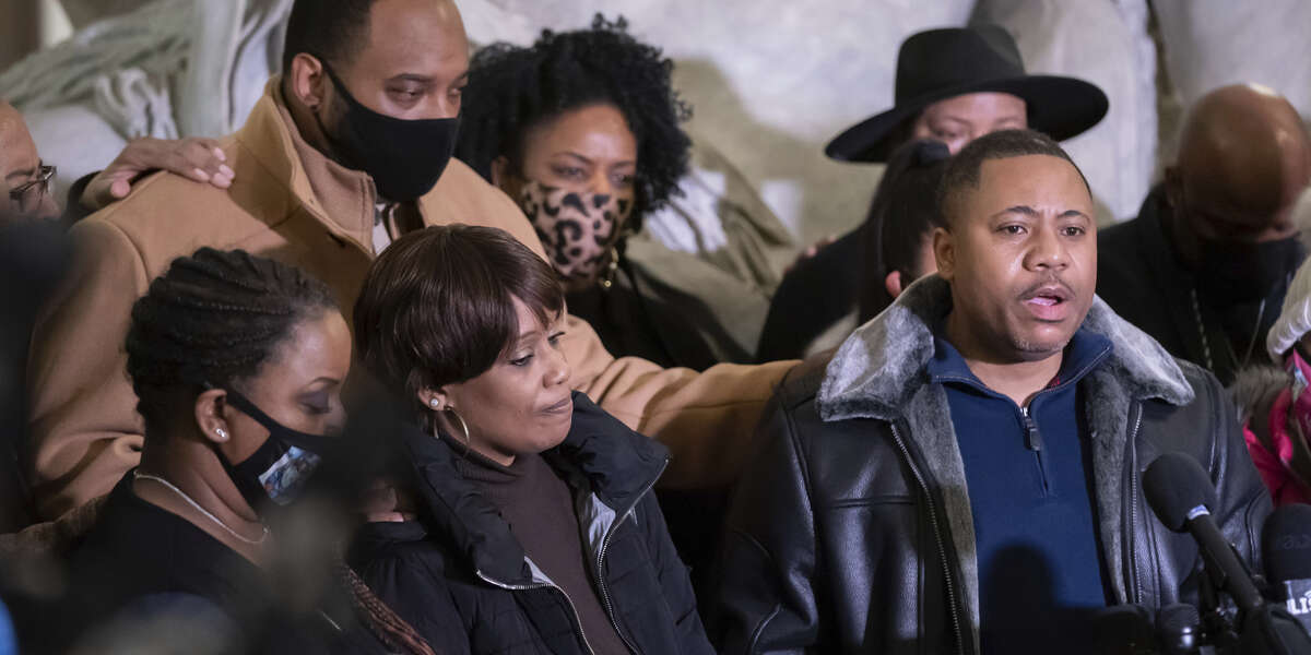 Mayor Halts No-Knock Entries After Parents Say Amir Locke Was "Executed" by SWAT Team - Vimarsana News
