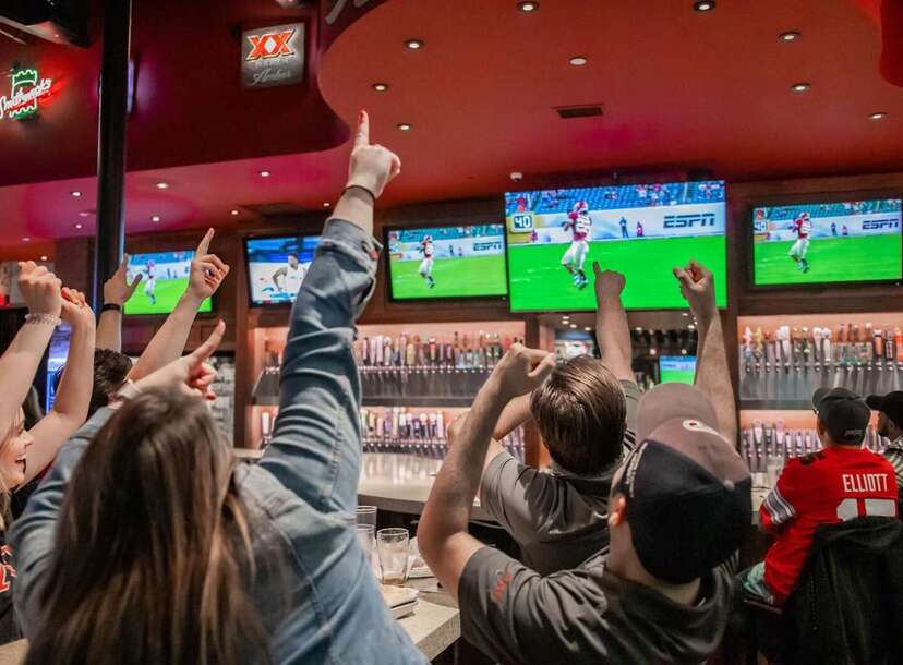 The Best Atlanta Sports Bars: A Guide To Public Drinking For The Discerning  Fan - SB Nation Atlanta