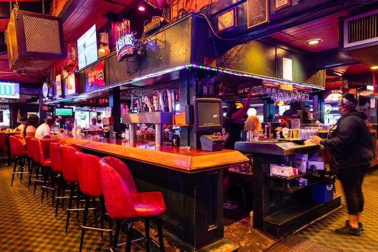 best sports bars atlanta